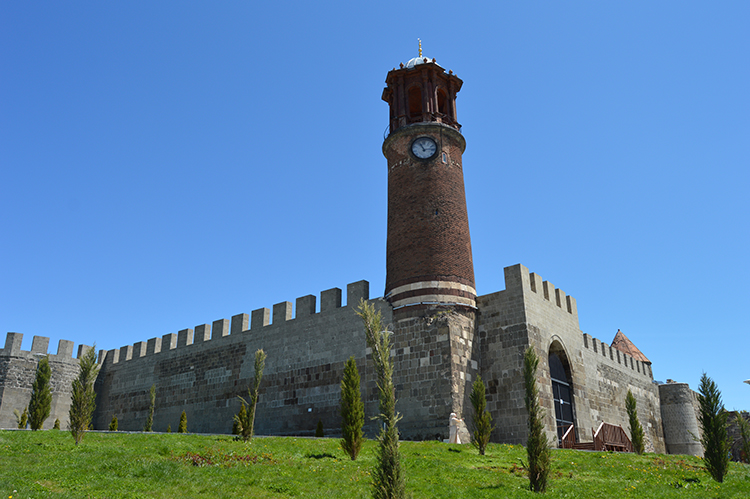 Erzurum Kalesi ve Saat Kulesi